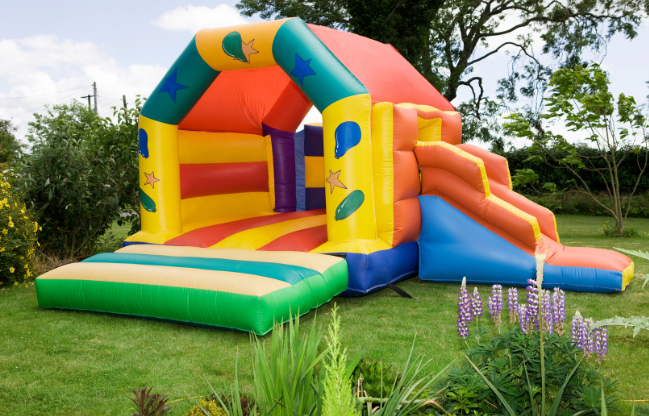 bouncy trampolines houses castles
